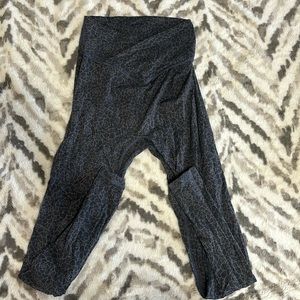 Buffbunny Eden print. Size small leggings